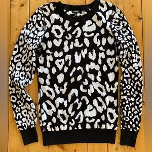 Express Black and White Leopard print Crew Neck Sweater Sz M